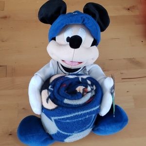 Dodgers Mickey with blanket